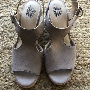 New- beige wedges with memory foam- size 8